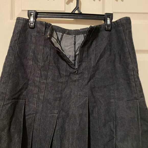 Grunge Pleated Skirt - Picture 3 of 5